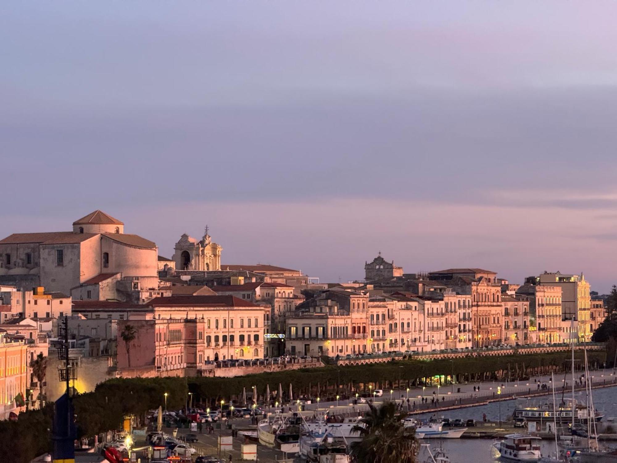 Bed and Breakfast La Terrazza Sul Porto Syracuse Exterior foto